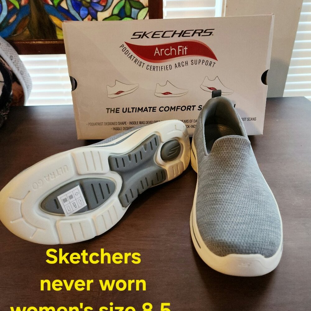 Womens Sketchers Archfit Shoes